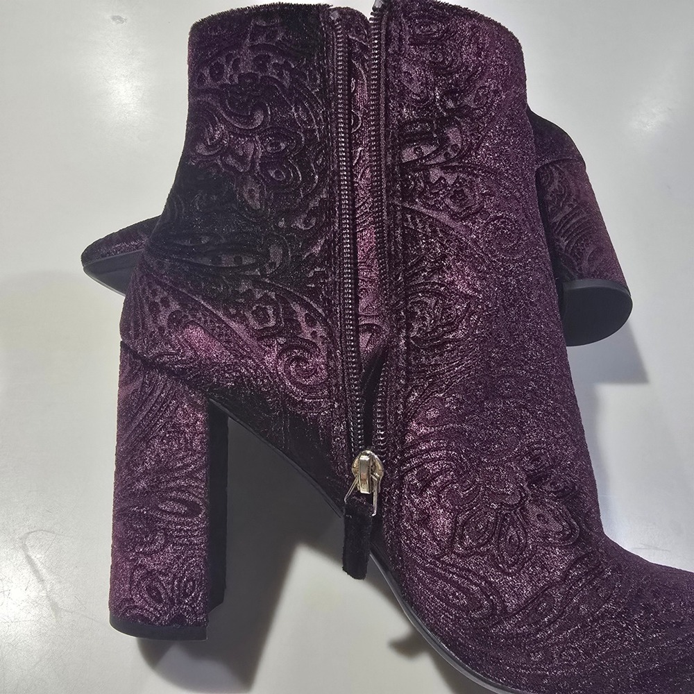 Nine West Purple Paisley Velvet Ankle Boots Pointed Toe Block Heel 9M 9x9 Tech - Picture 11 of 12